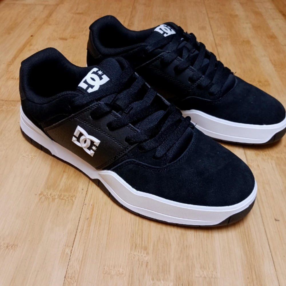 DC shoes, Black, 11 1/2 , Brand new. Never worn
